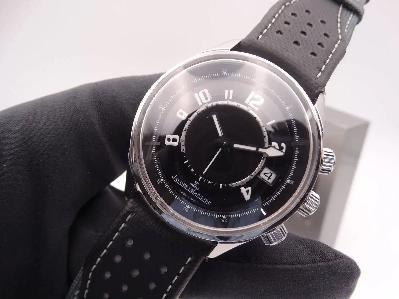 Jaeger-LeCoultre Amvox alarm Aston Martin 00041.webp