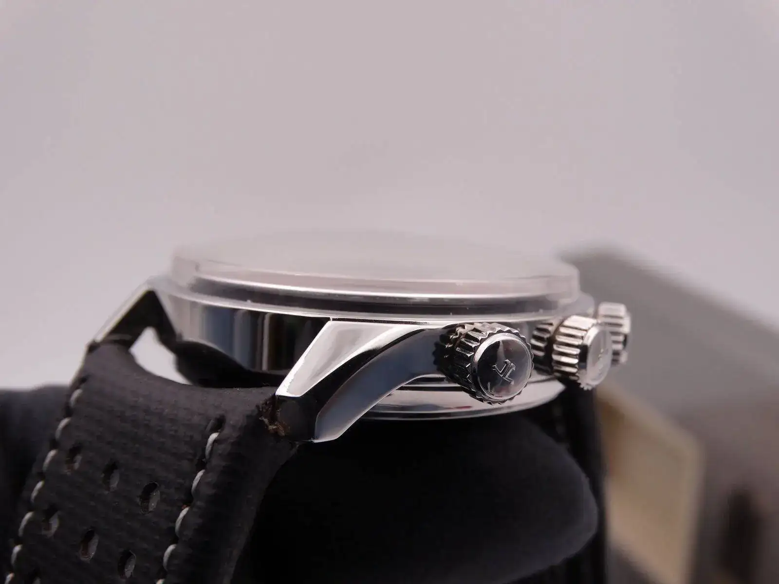 Jaeger-LeCoultre Amvox alarm Aston Martin 00050.webp