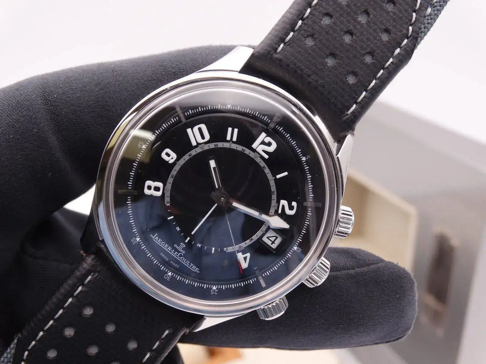 Jaeger-LeCoultre Amvox alarm Aston Martin 00059.webp