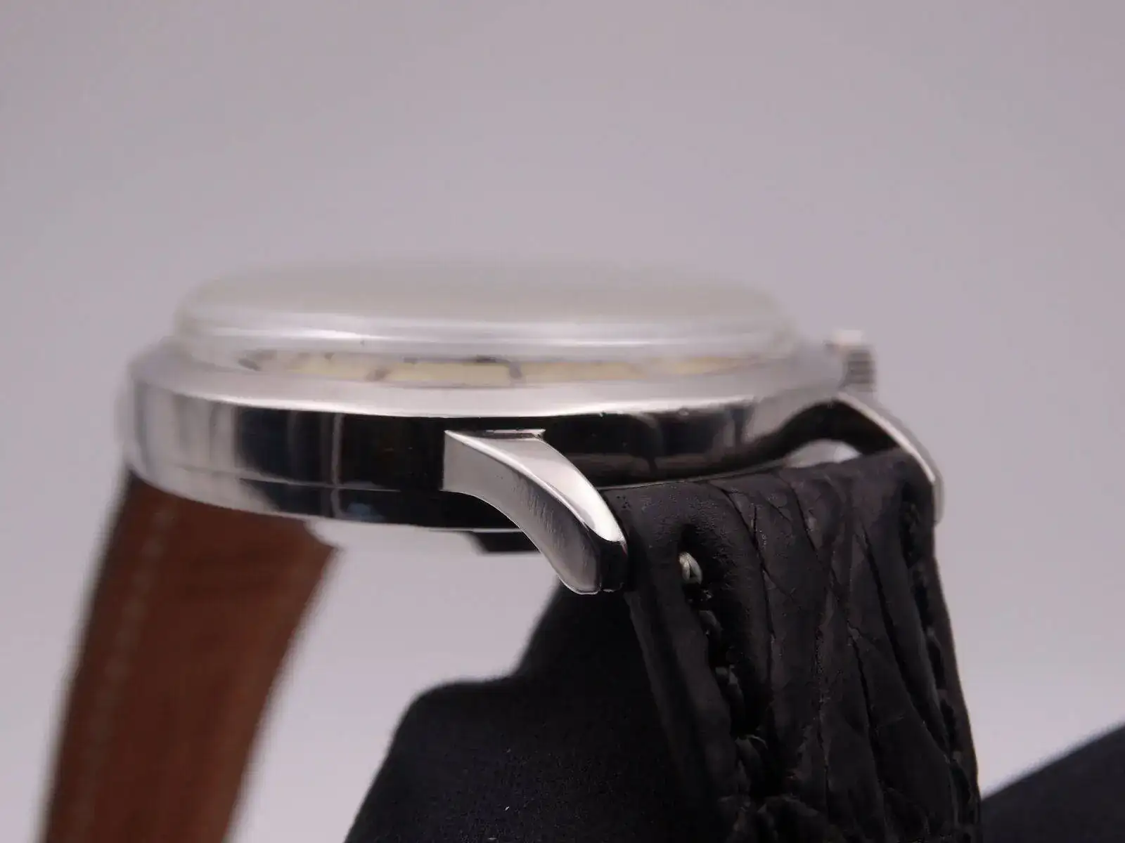 jaeger-Lecoultre Memovox World Time  06352.JPG