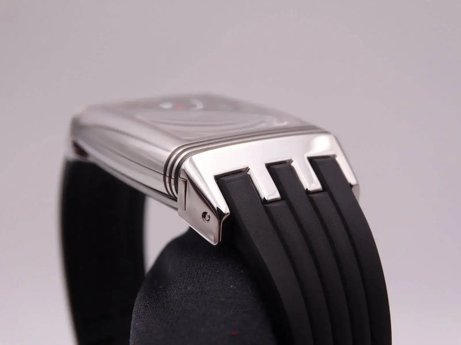 Jaeger-LeCoultre Reverso Automatic 04242.webp
