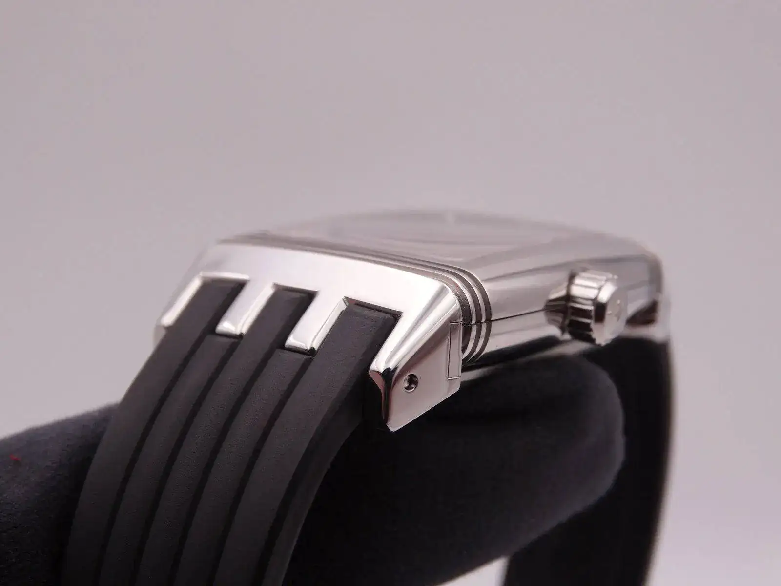 Jaeger-LeCoultre Reverso Automatic 04243.webp