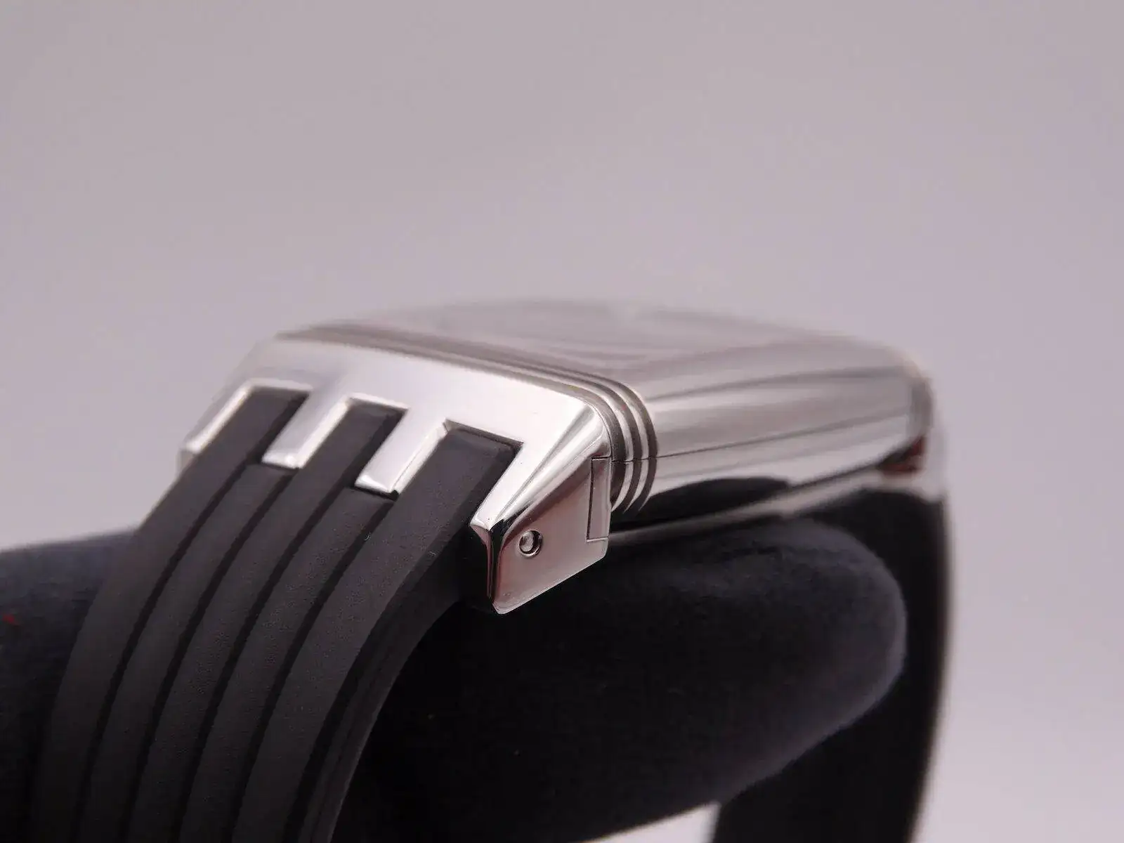 Jaeger-LeCoultre Reverso Automatic 04245.webp