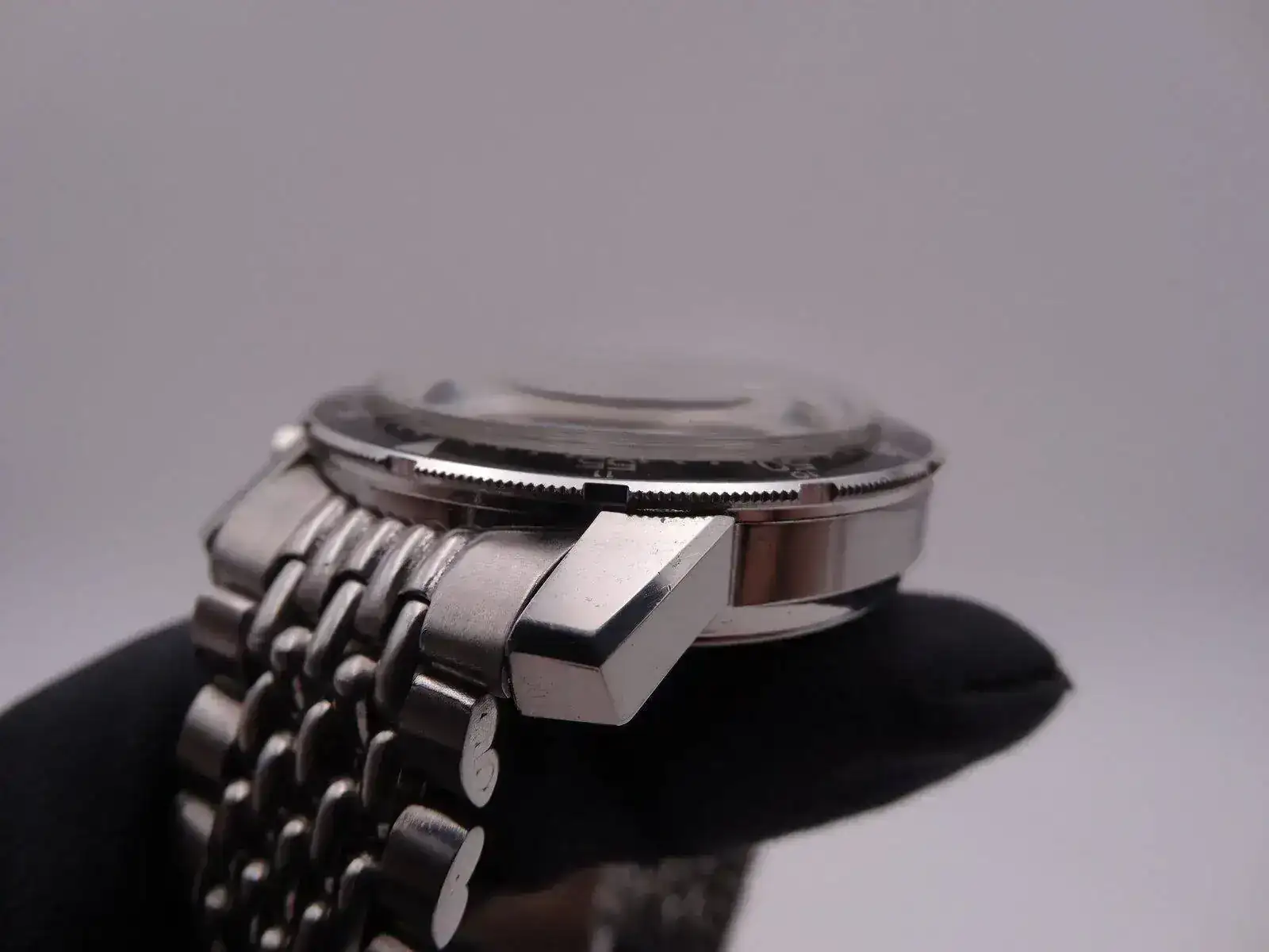 jaeger lecoultre shark valjoux 72 e2643 4429.webp