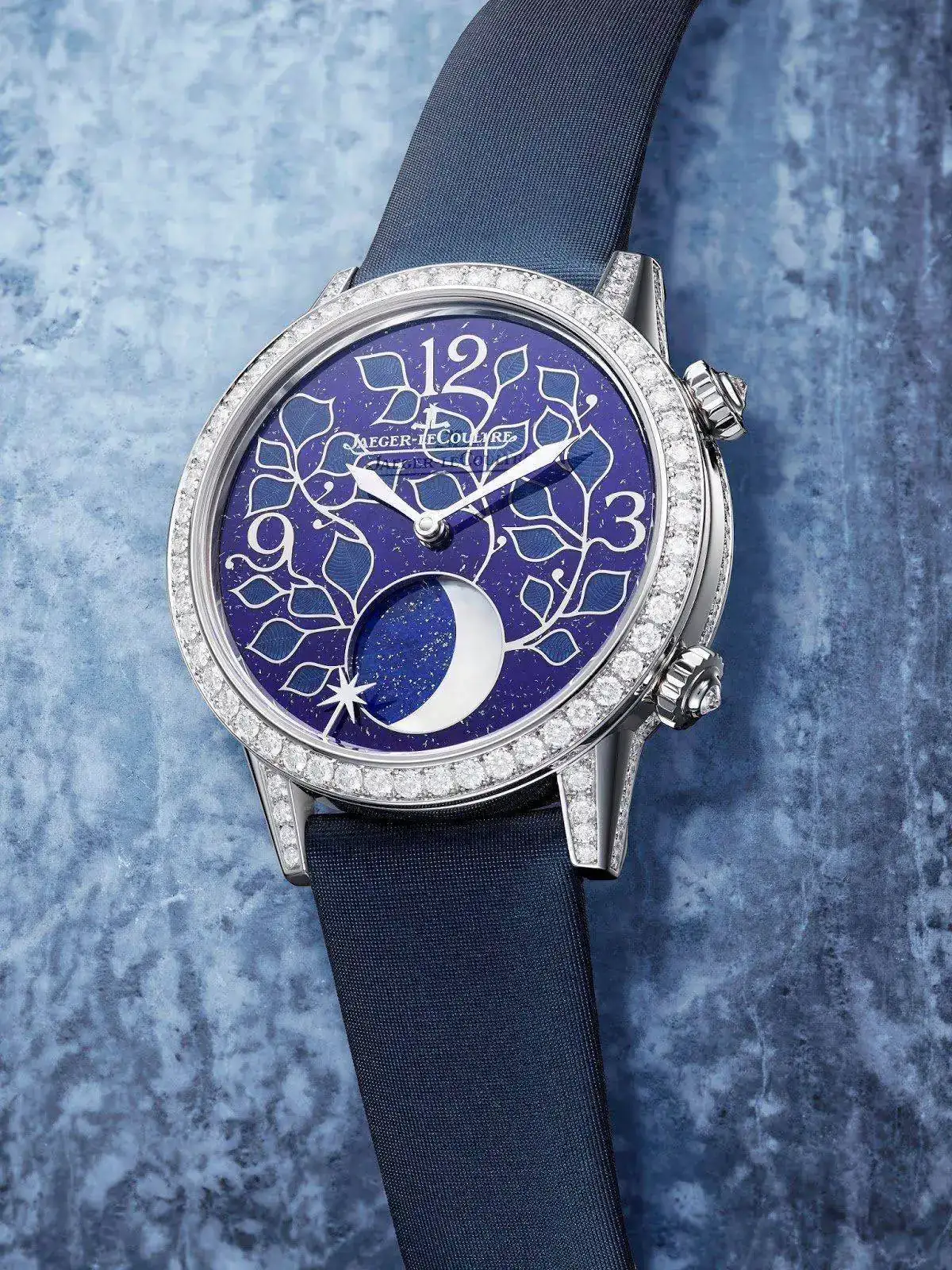 jaeger-lecoultre_rendez-vous_moon_bg.webp