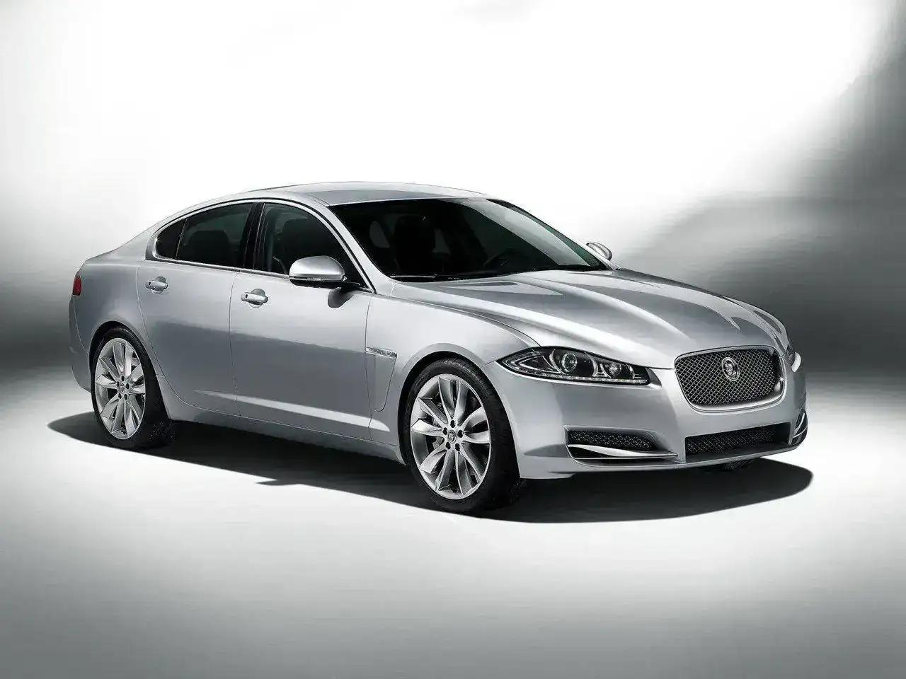 jaguar-xf201208.webp