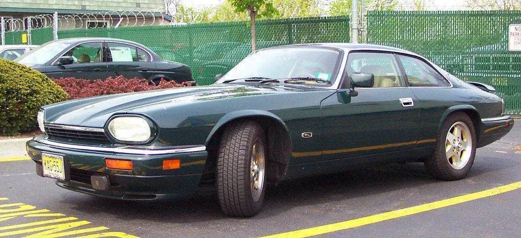Jaguar-XJS-British-Racing-Green.webp