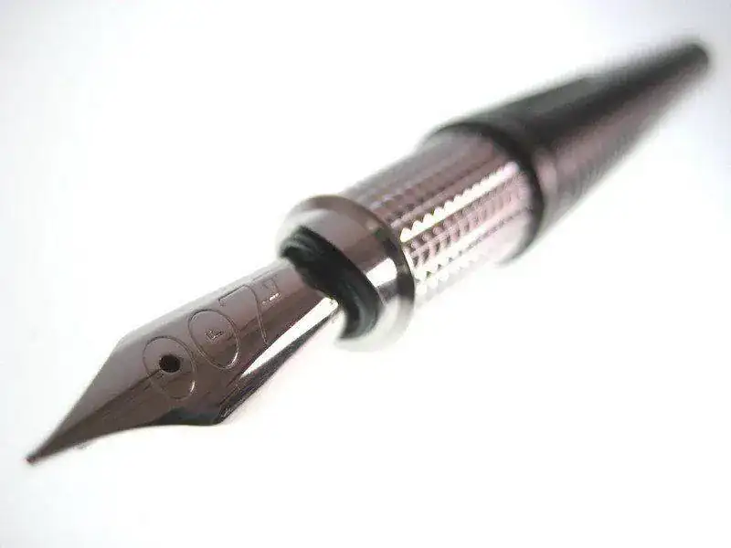 James-Bond-007-Fountain-Pen-481007-PVD-LE-481007-7.webp