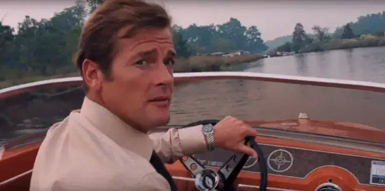 James-Bond-Live-and-Let-Die-Tissot-PR-516-Date-Horas-y-Minutos-768x381.jpg
