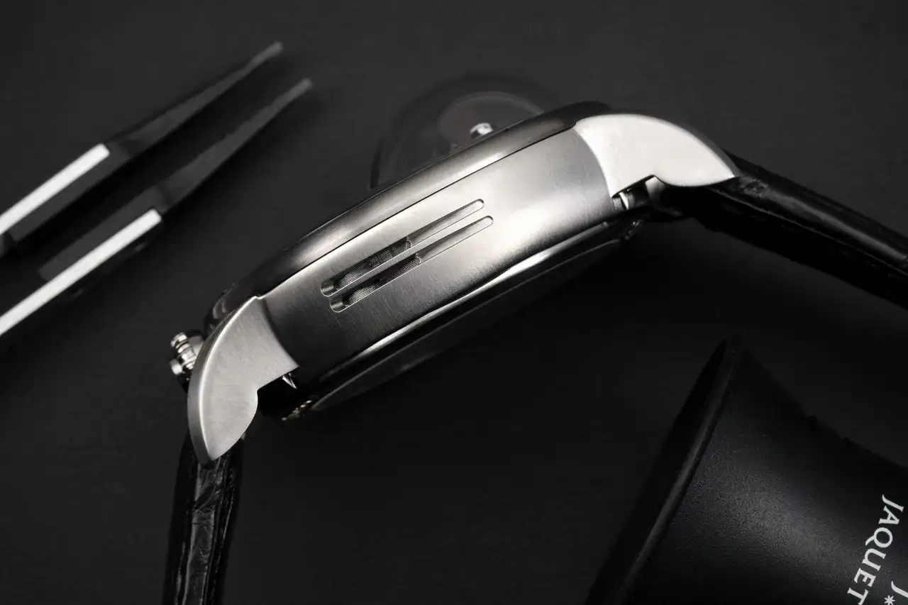 Jaquet Droz Charming Bird Titanium 2.webp