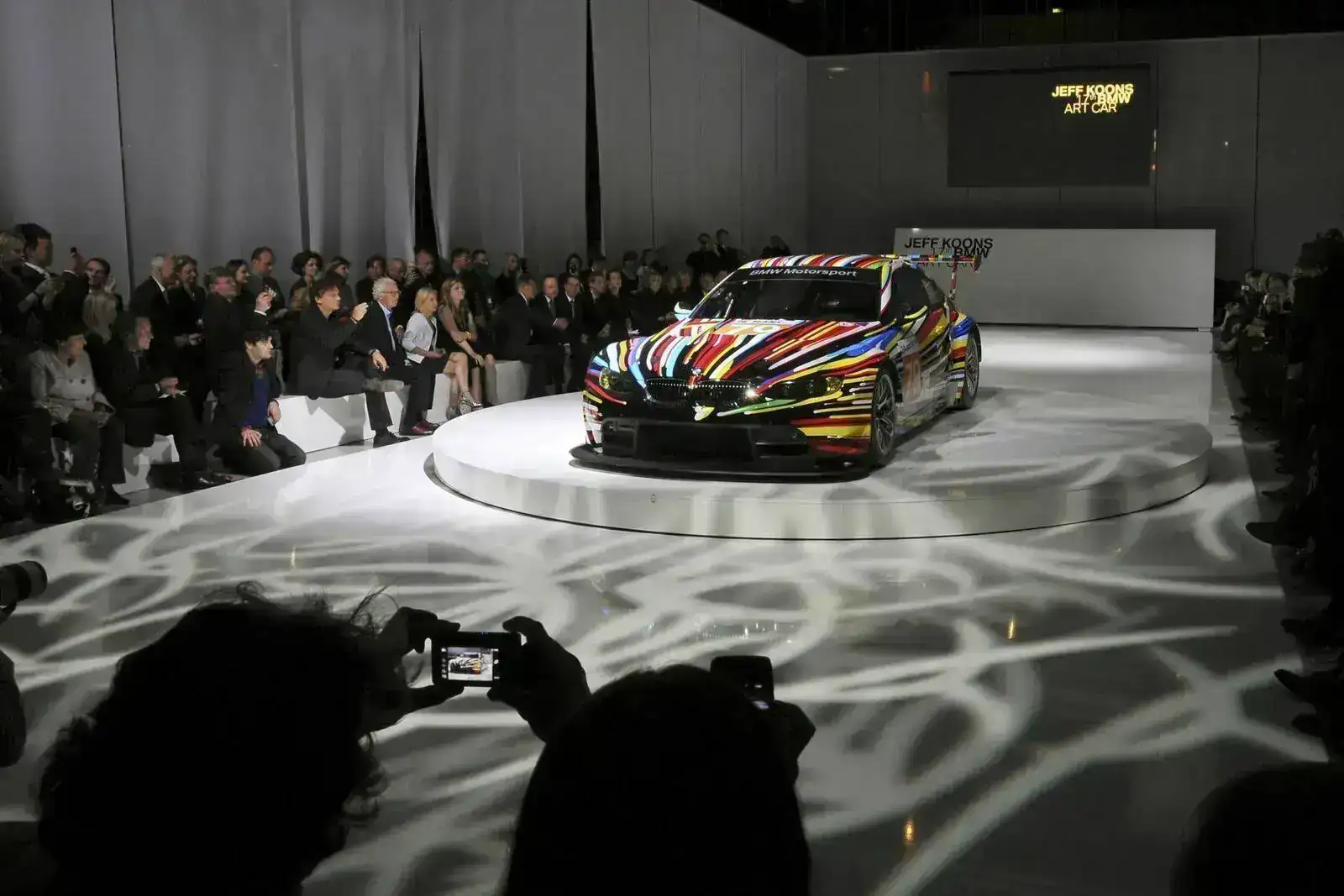jeff-koon-bmw-m3-gt2-art-car-3.webp