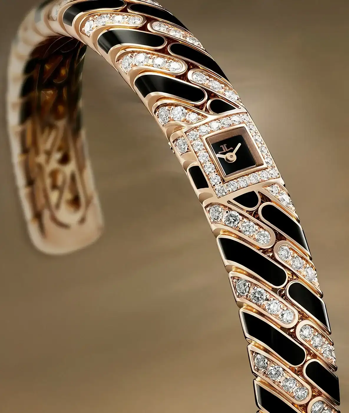 JLC 101_Bangle.webp