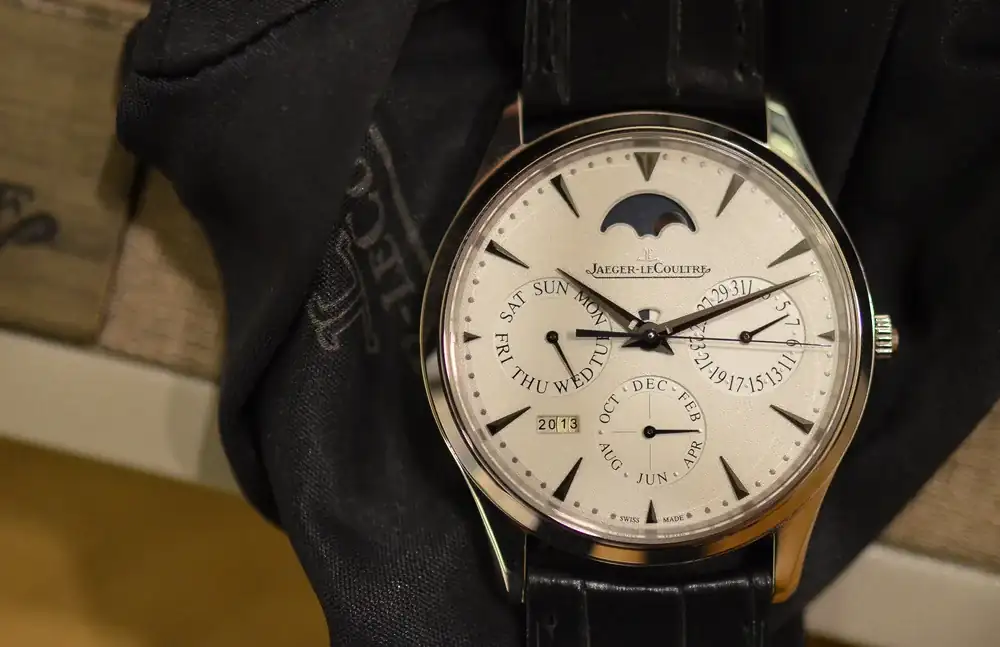 JLCMasterUltraThinPerpetual-28.webp