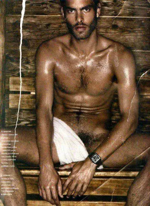 Jon%2Bdesnudo%2By%2Bmuy%2Bsexy.webp
