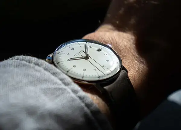 Junghans_Bild_MEGA_SolarqR9K1z2XeyQnW_800x800.webp