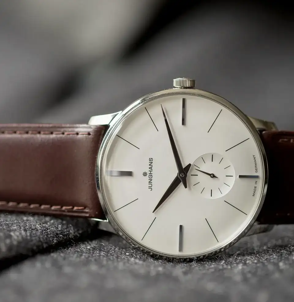 JUNGHANS_MEISTER_HW_3200_SLIDER1.webp
