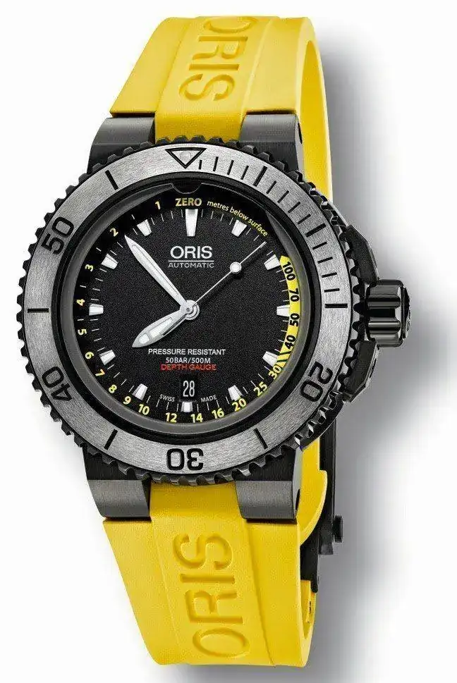 kened%2Bcase%2Band%2Ba%2Byellow%2Brubber%2Bstrap)3.webp