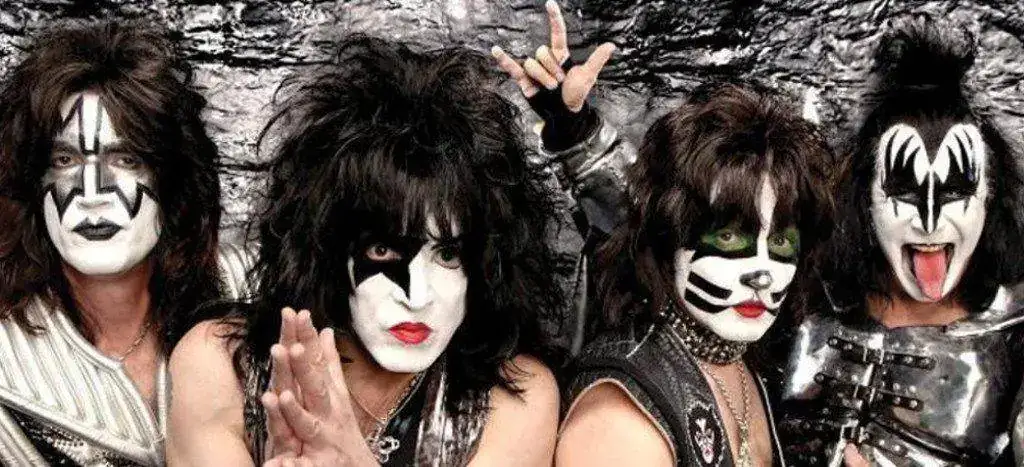 Kiss-heavy.webp