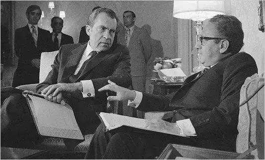 kissinger.nixon.533.webp