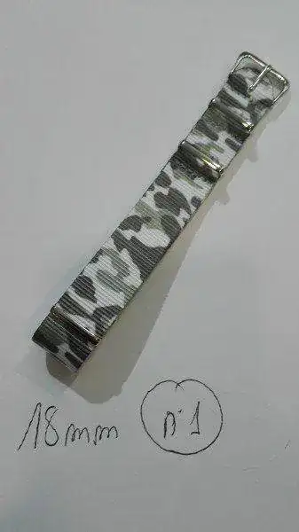 kkhxIE.webp