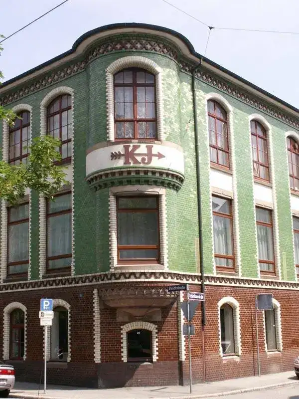 Kolmar_und_Jordan_Haus.webp