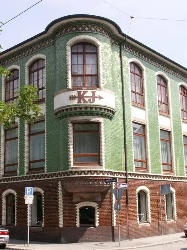 Kolmar_und_Jordan_Haus.webp