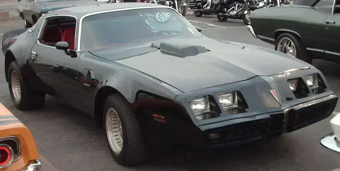 L-Pontiac-firebird-31.webp
