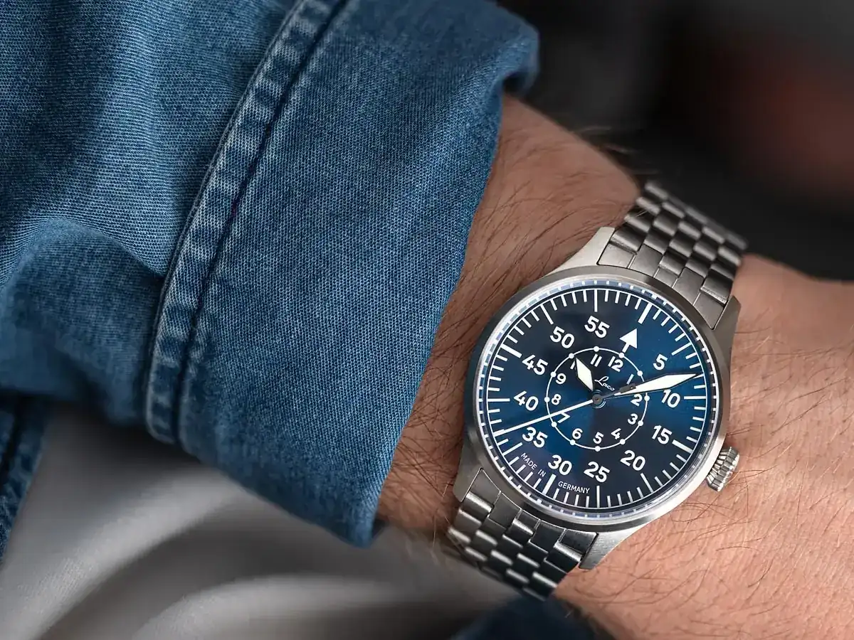 laco-fliegeruhr-pro-typ-b-karlsruhe-pro-blau-862142-wristshot-slide.webp