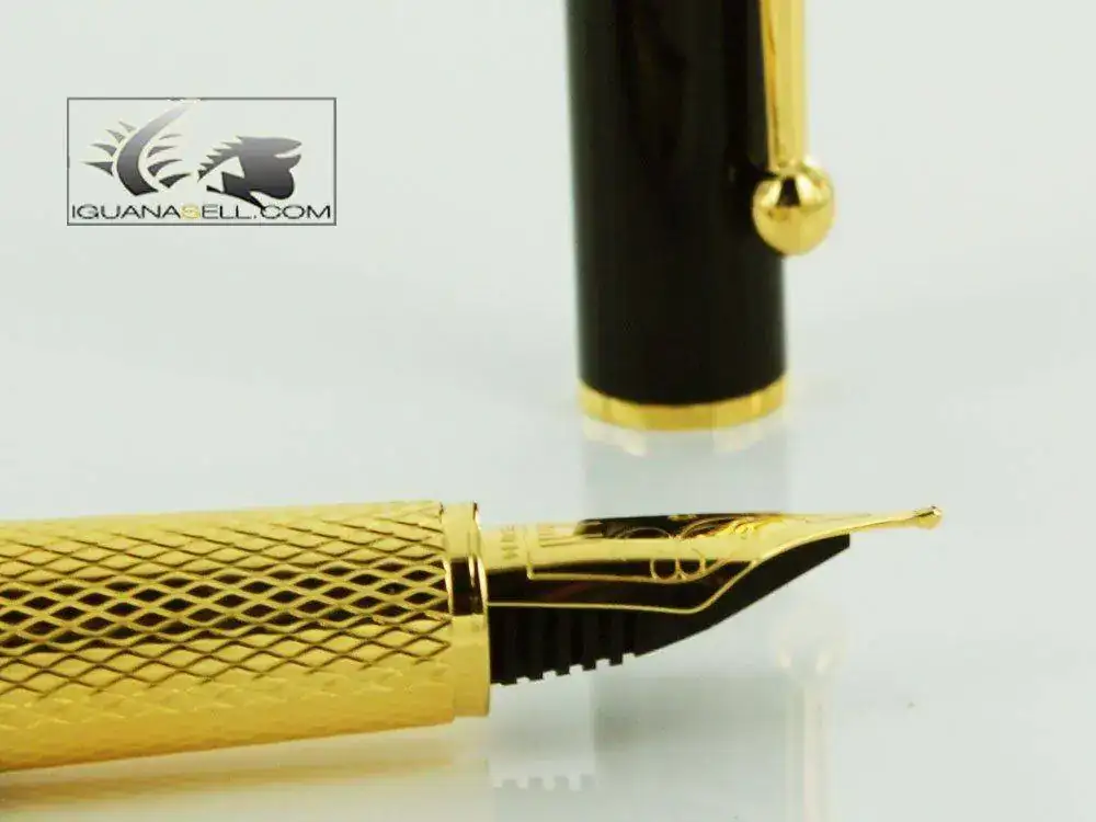 Lacquer-Sidecar-Streamliner-Fountain-Pen-NUG1793-7.webp