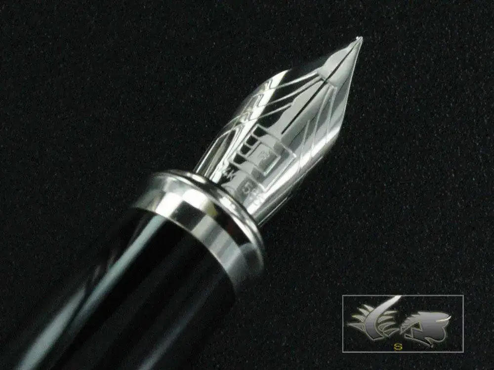 ladium-Fidelio-S.T.-Dupont-Fountain-Pen-F-451302-4.webp