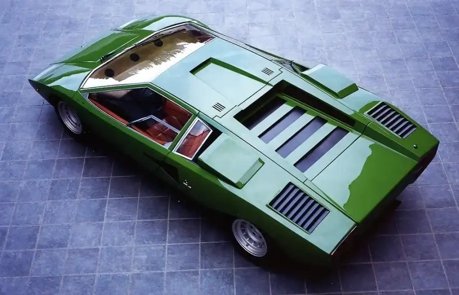 lambo-countach-920-12.webp