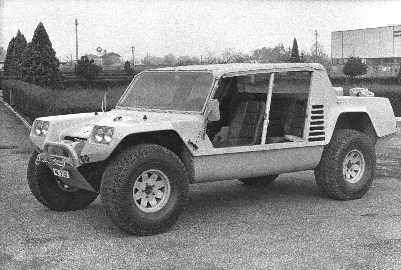 Lamborghini_Cheetah_1977_02.webp