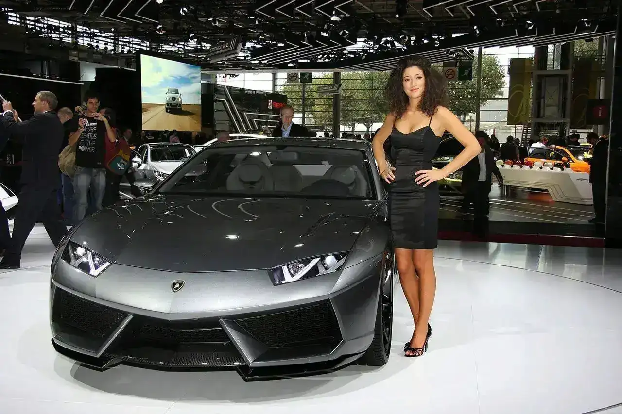 lamborghini_estoque_concept_5.webp