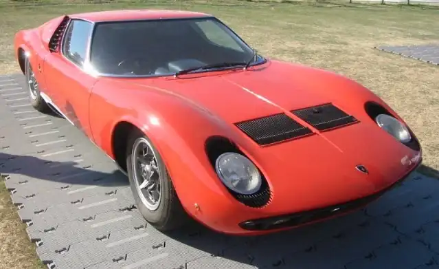 Lamborghini_Miura.webp