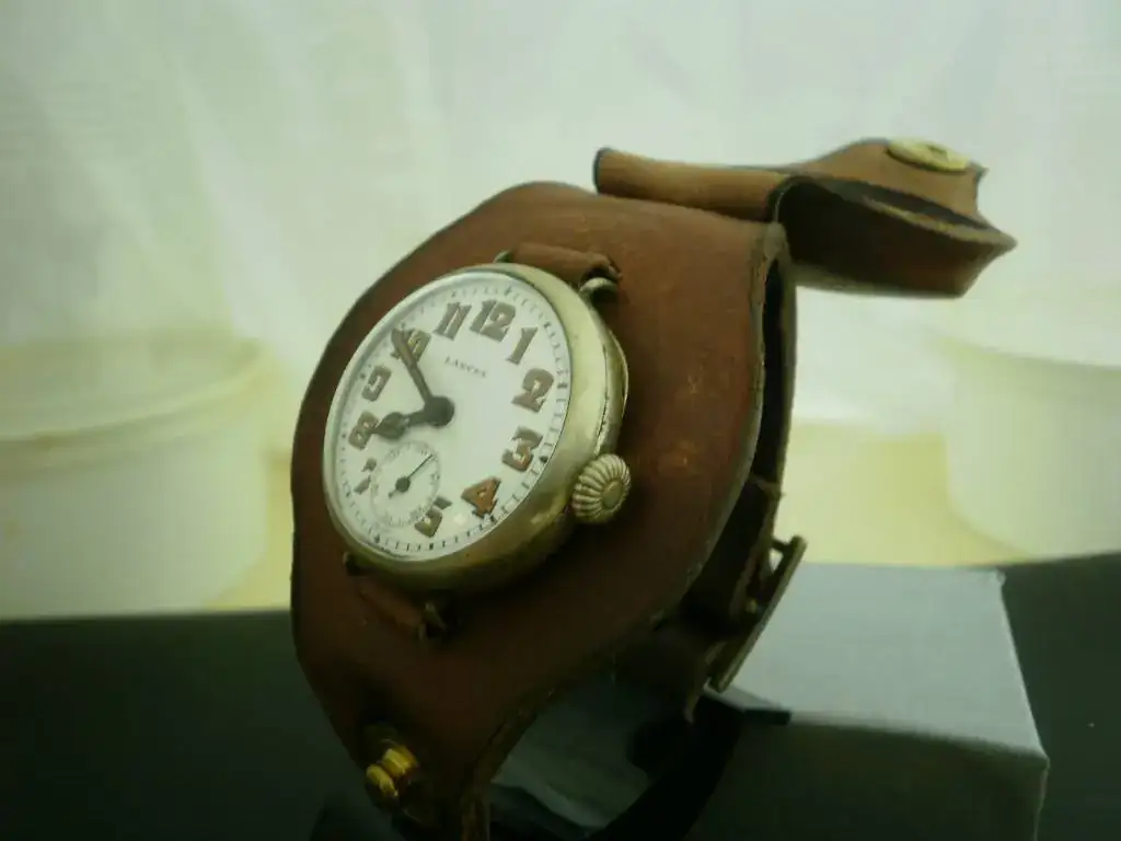 Lancet Trench abierto-3.webp