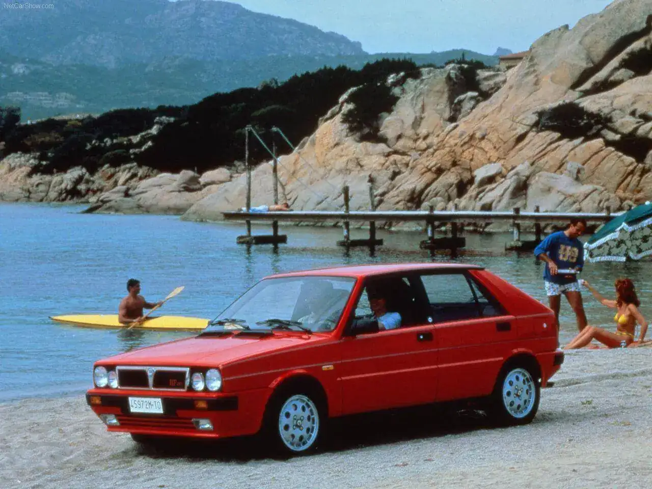 Lancia-Delta_HF_4WD_1986_1600x1200_wallpaper_01.webp