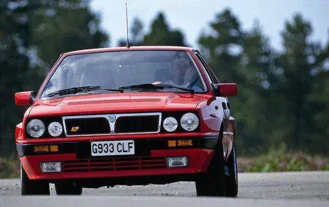 lancia_delta_hf_integrale.webp