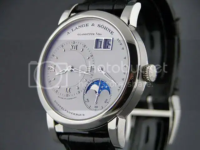 Lange1MoonphasePlatin11.webp