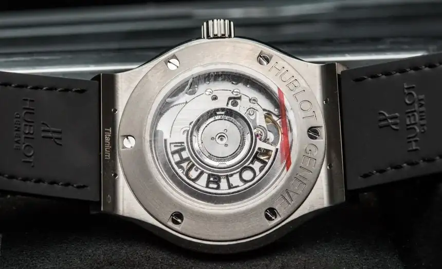 lassic-Fusion-Titanium-511NX1171LR-aBlogtoWatch-15.webp