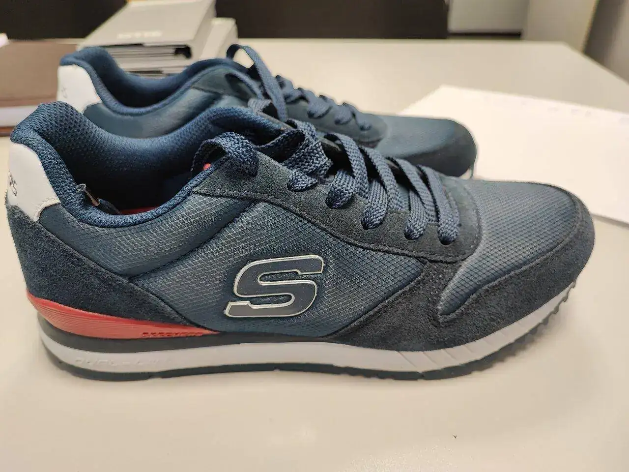 lateral skechers.webp