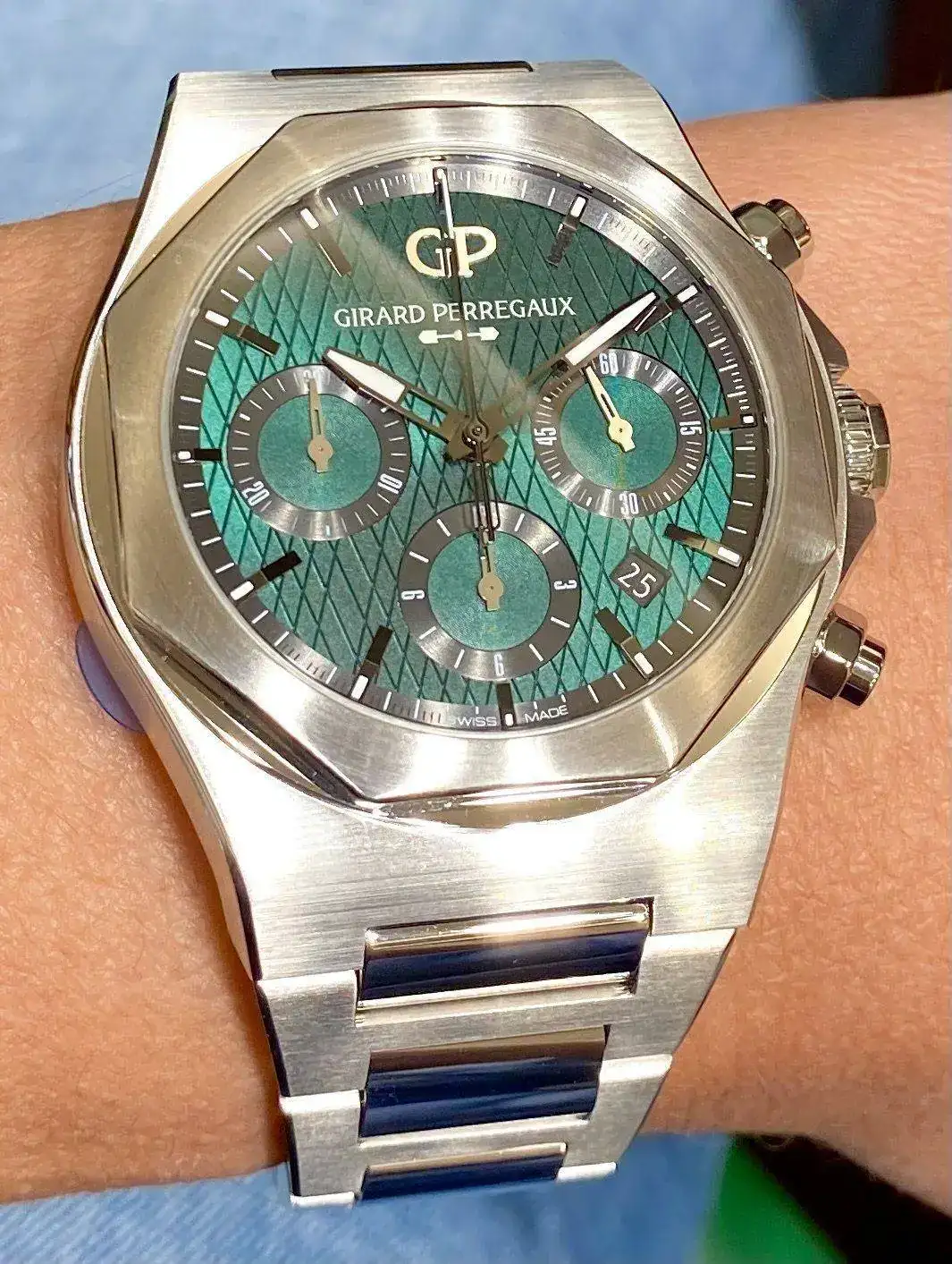 Laureato Aston Martin.webp