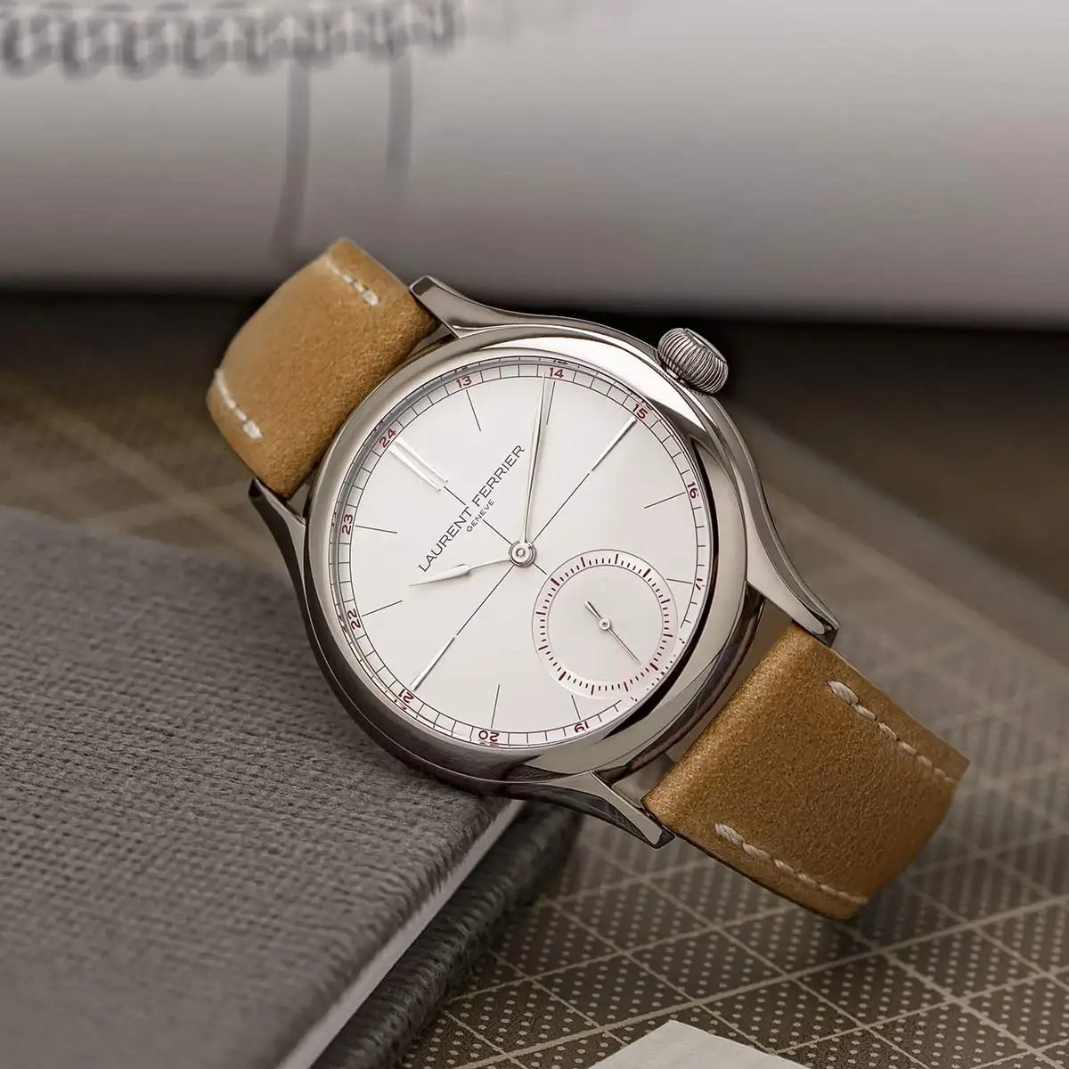 Laurent-Ferrier-Classic-Origin-Opaline-001b.webp
