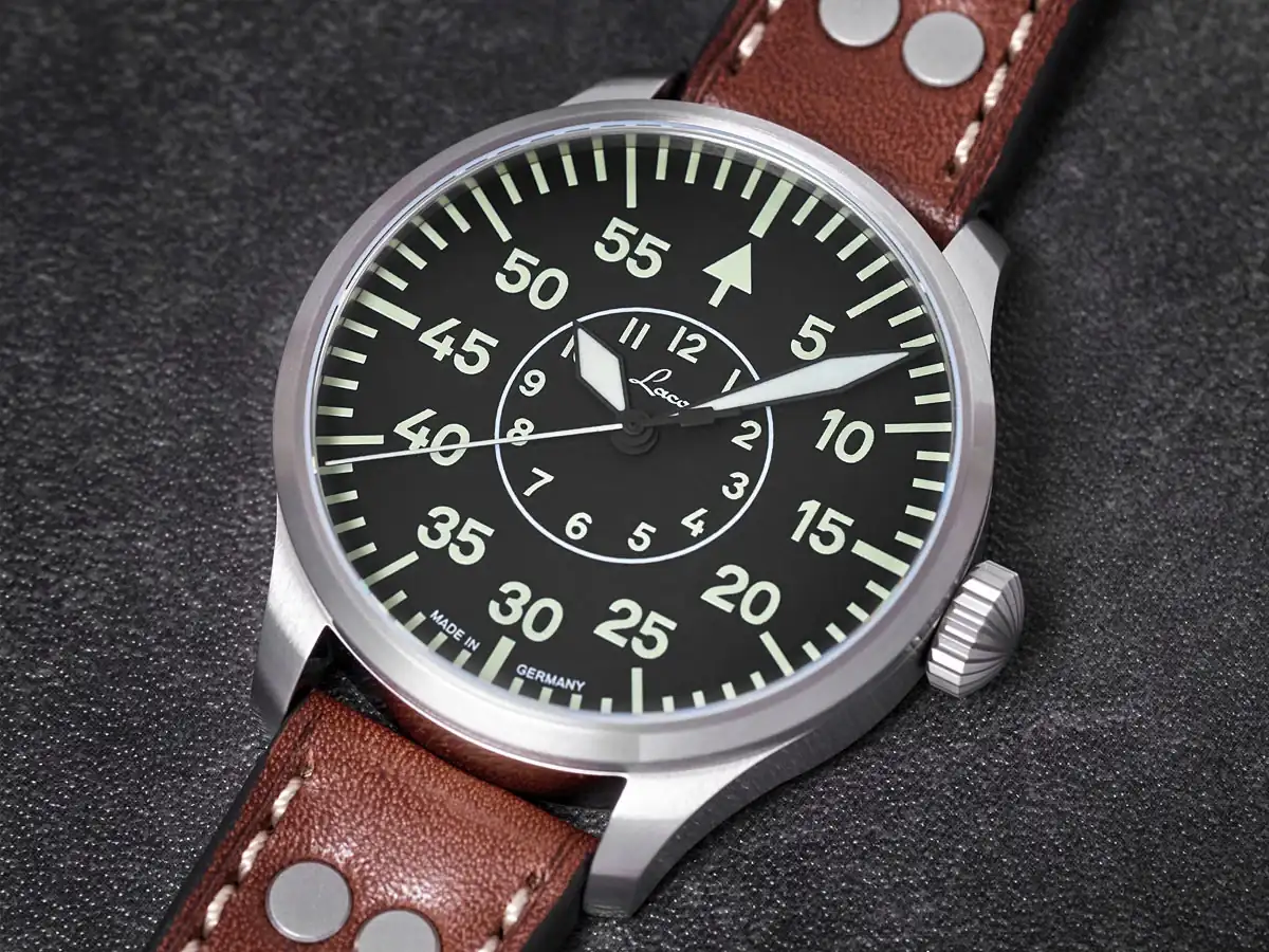 liegeruhr-typ-b-aachen-42-8616902-front-slide-2022.webp