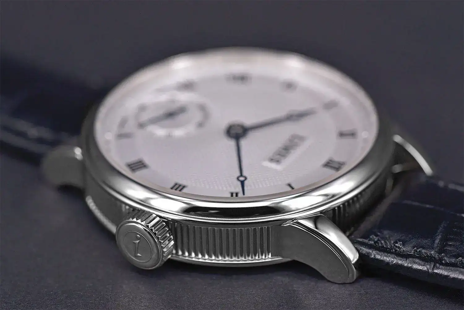 Limes-Pharo-Small-Second-kleine-Sekunde-Watchcase-Ickler-Crown.jpg