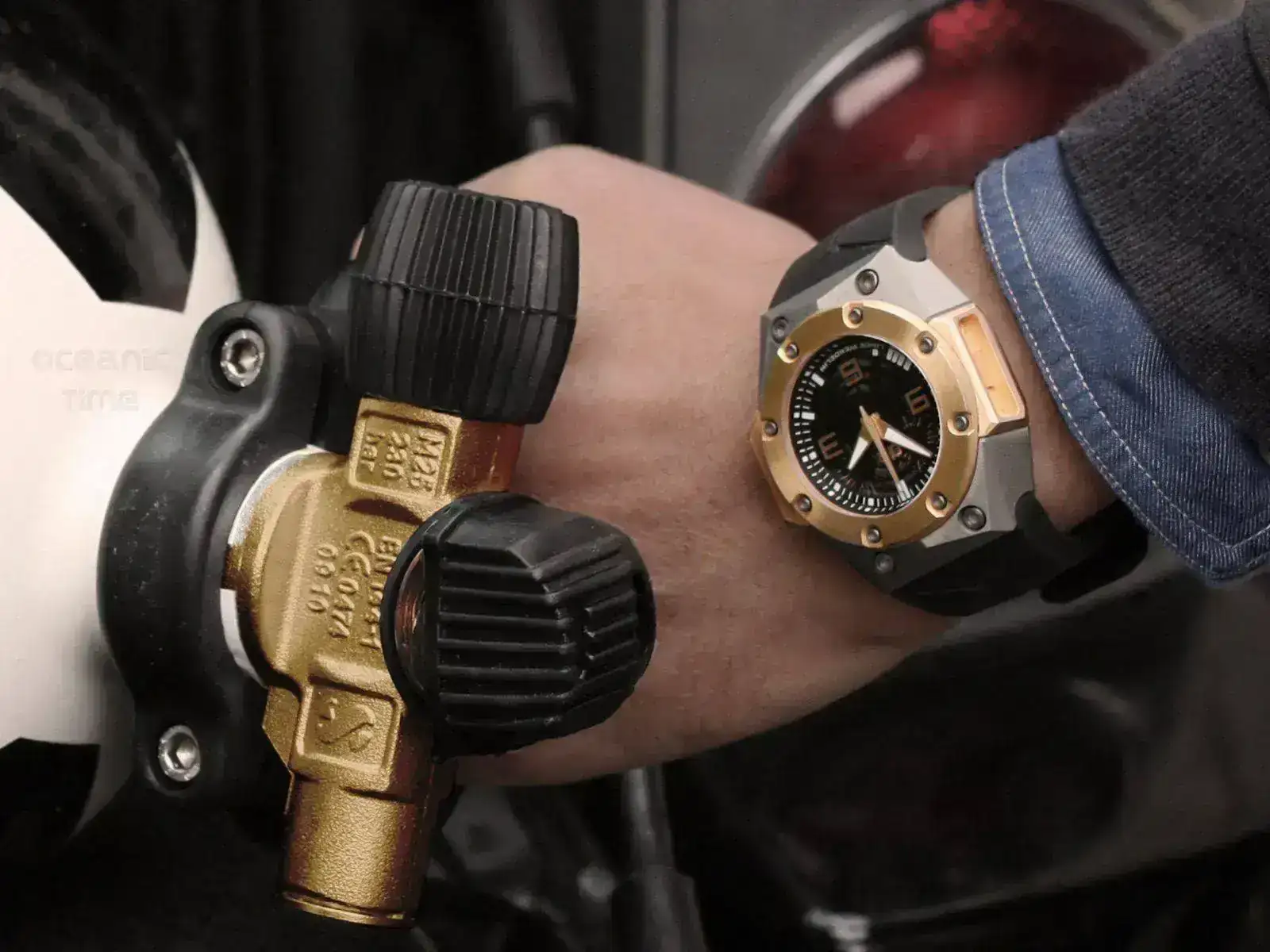 LINDE%2BWERDELIN%2BOktopus%2BII%2BGOLD%2B01.webp