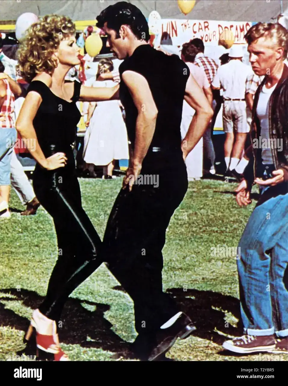 livia-newton-john-john-travolta-grease-1978-T2YBR5.webp