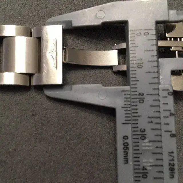 lon clasp.webp