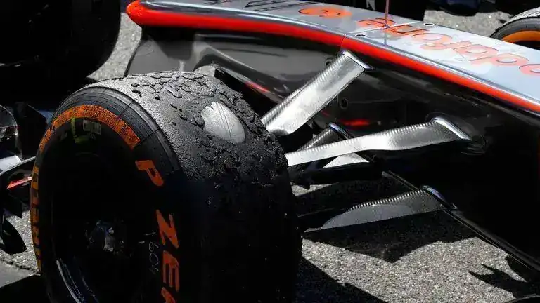 lona-spanish-spain-grand-prix-sergio-perez_2943325.webp
