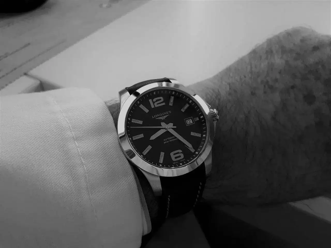 Longines 12 negro.webp