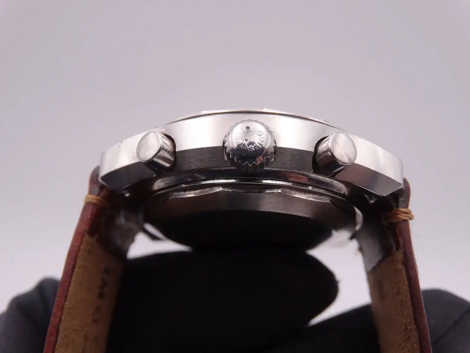 longines chronograph valjoux 72 FAP 5885.webp